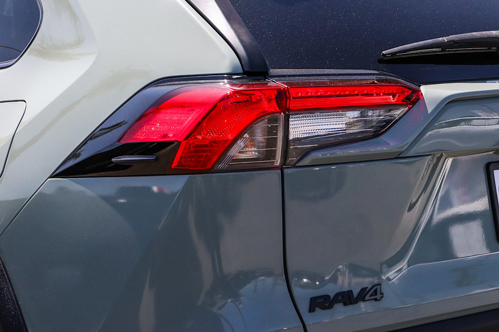 Thumbnail: 2019 Toyota RAV4 - 20