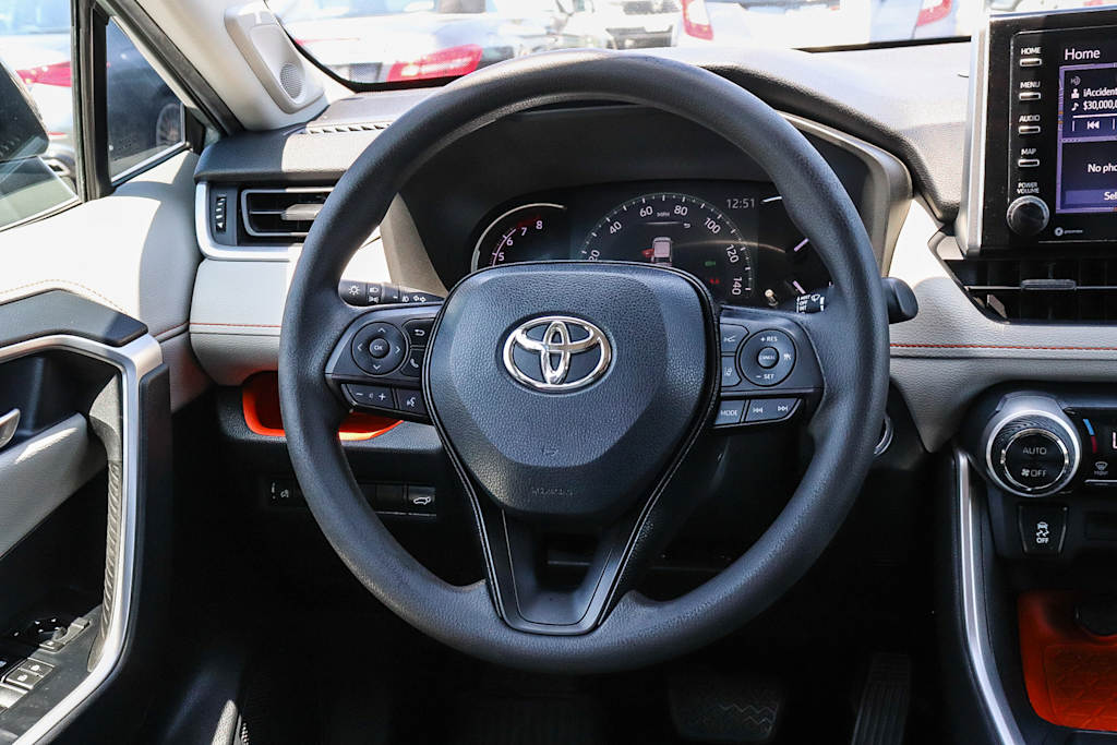 Thumbnail: 2019 Toyota RAV4 - 8