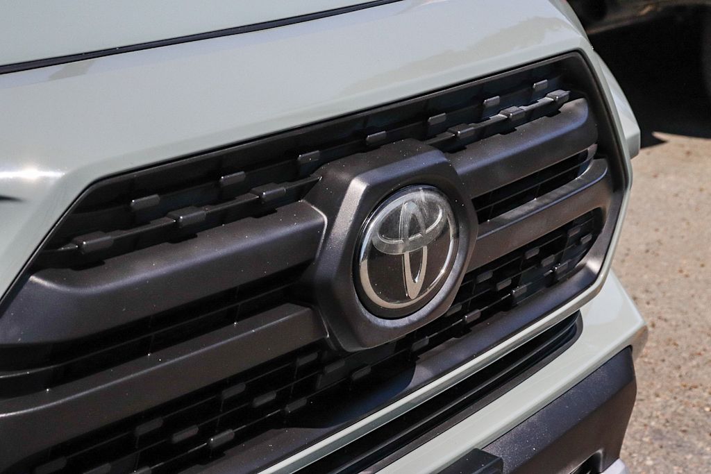 Thumbnail: 2019 Toyota RAV4 - 18