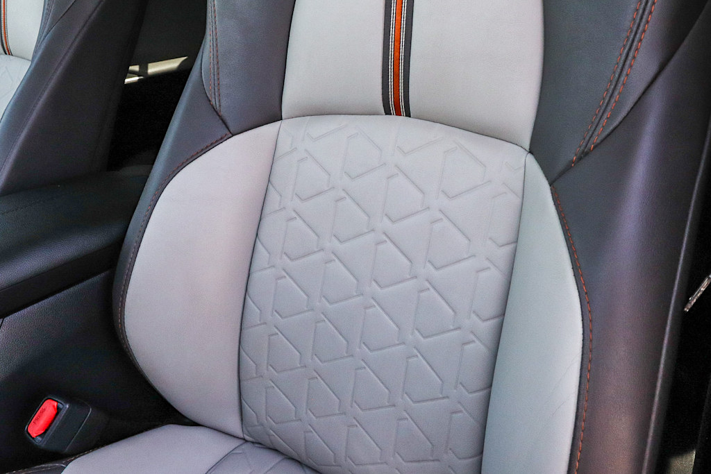 Thumbnail: 2019 Toyota RAV4 - 28