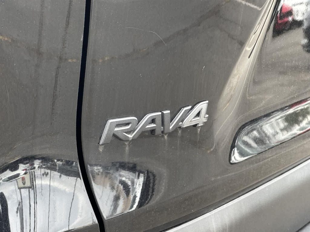 Thumbnail: 2022 Toyota RAV4 - 6
