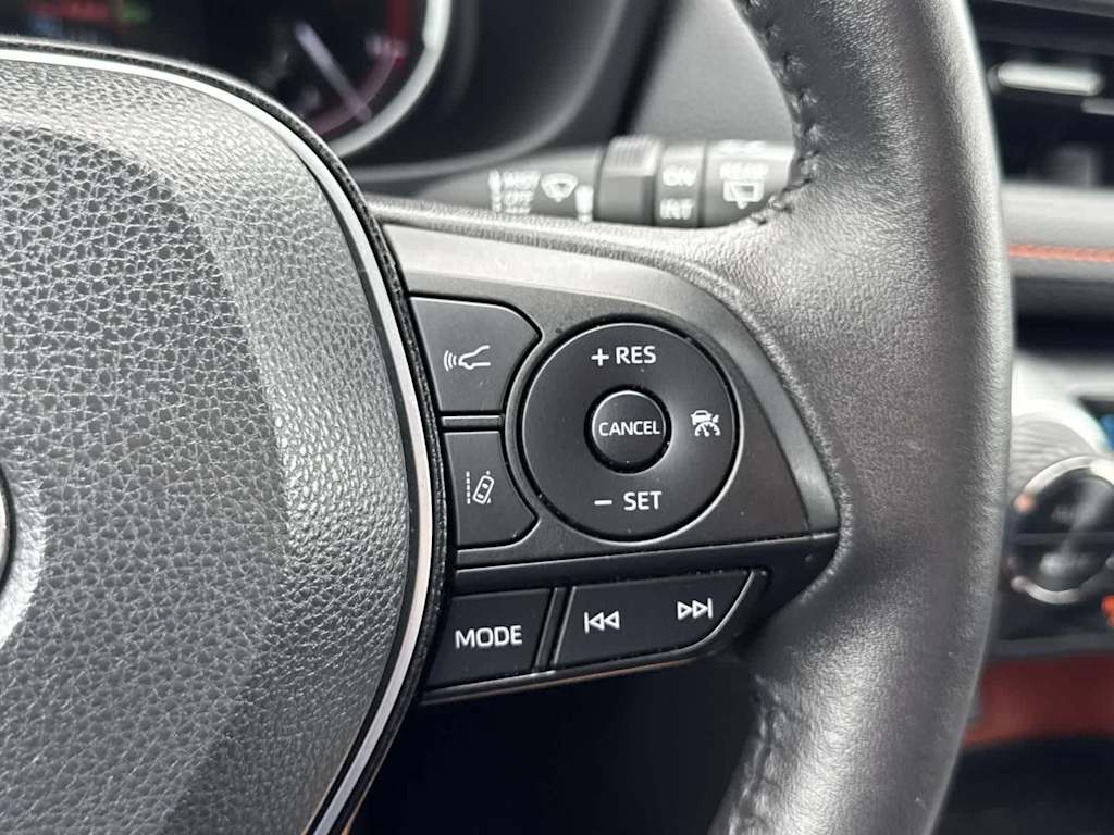 Thumbnail: 2022 Toyota RAV4 - 20