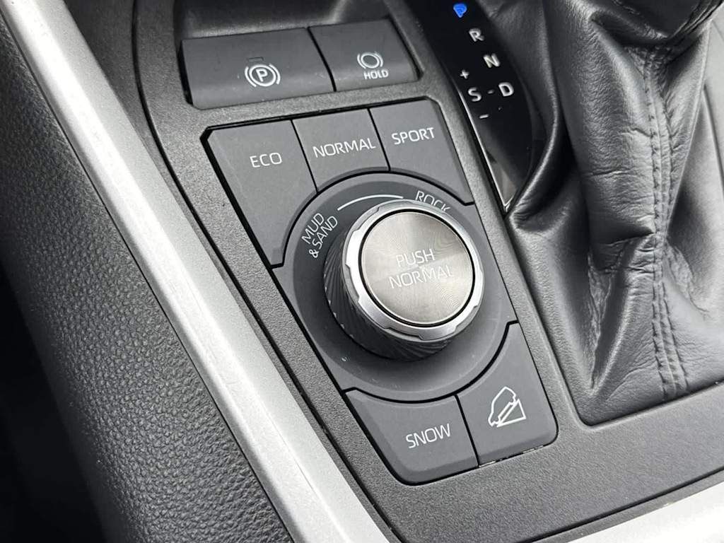 Thumbnail: 2022 Toyota RAV4 - 23