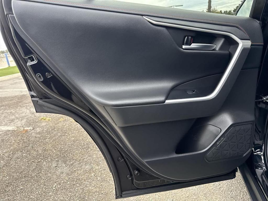 Thumbnail: 2022 Toyota RAV4 - 27