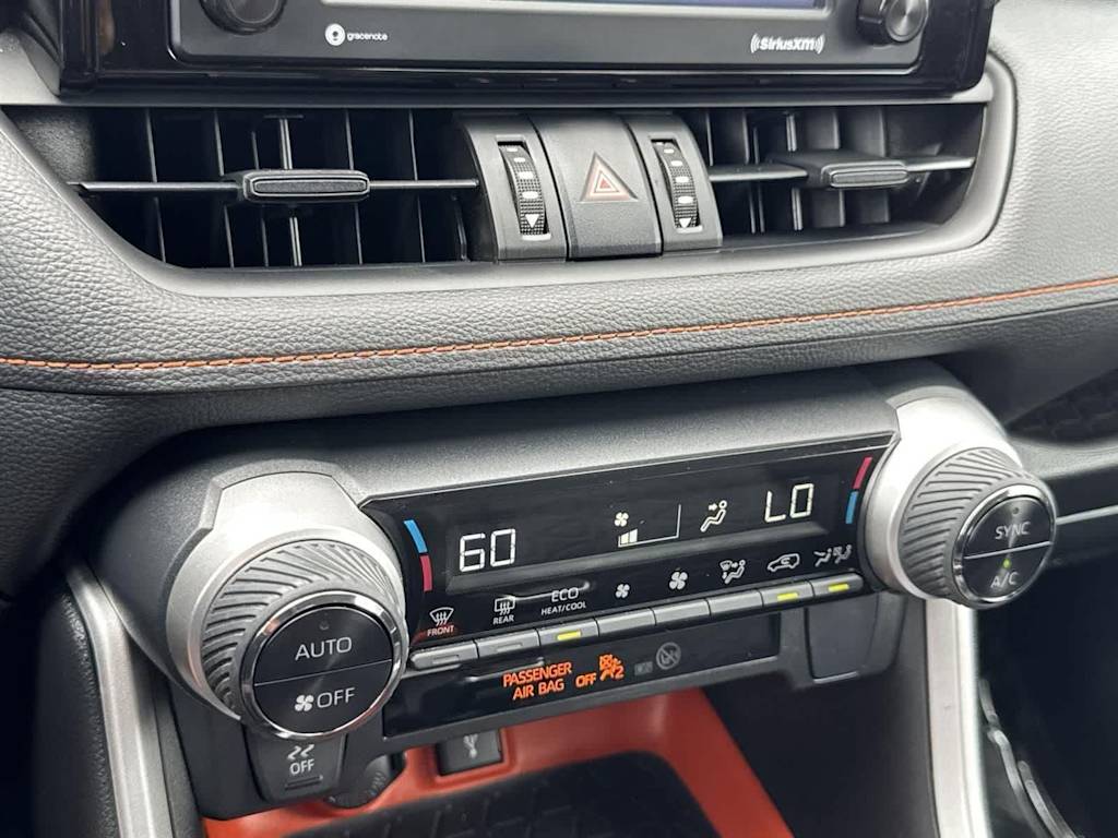 Thumbnail: 2022 Toyota RAV4 - 21