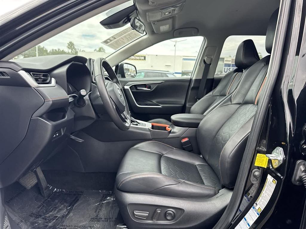 Thumbnail: 2022 Toyota RAV4 - 9