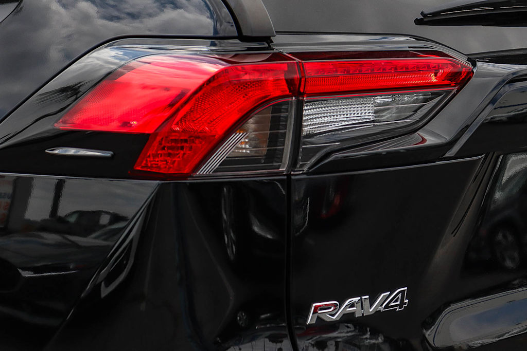 Thumbnail: 2022 Toyota RAV4 - 20
