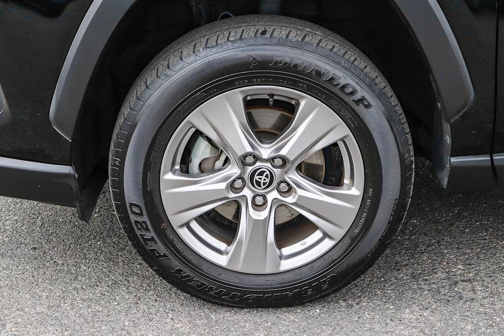 Thumbnail: 2022 Toyota RAV4 - 22