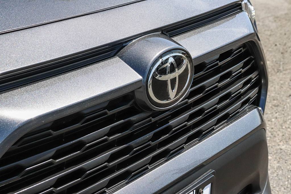 Thumbnail: 2022 Toyota RAV4 - 6