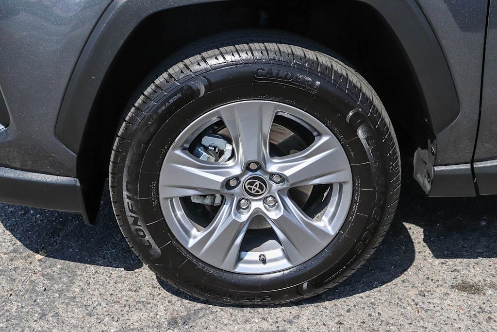 Thumbnail: 2022 Toyota RAV4 - 21