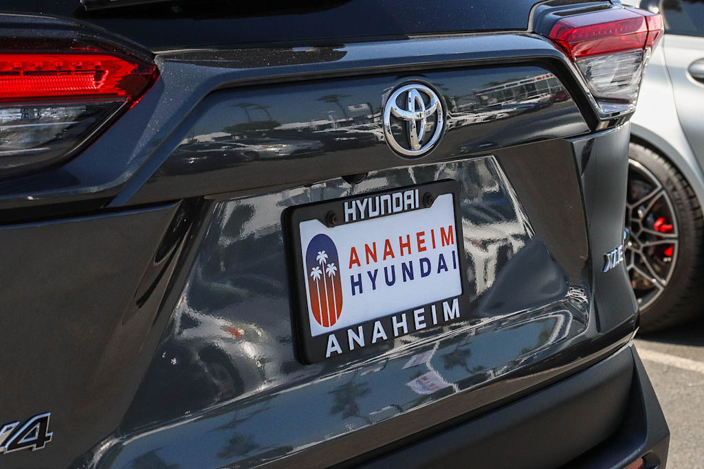 Thumbnail: 2022 Toyota RAV4 - 8