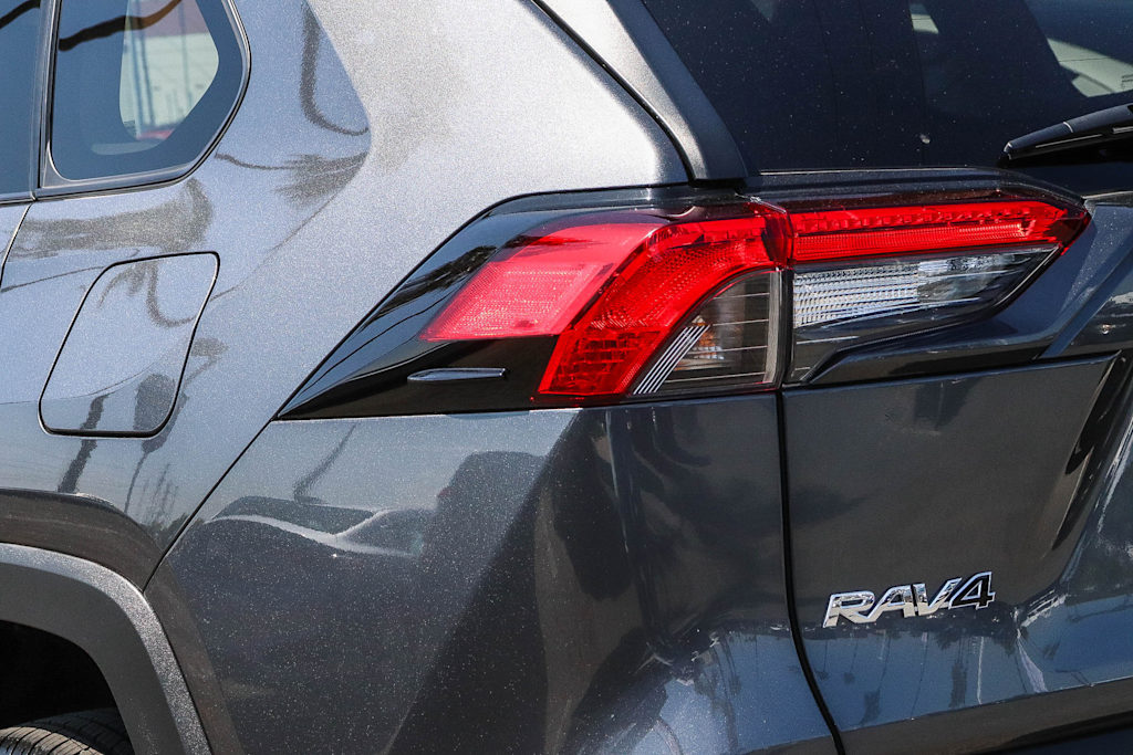 Thumbnail: 2022 Toyota RAV4 - 20