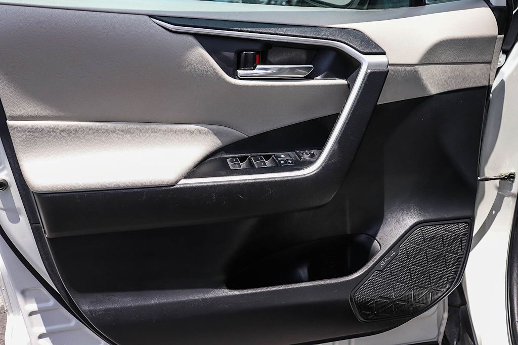 Thumbnail: 2022 Toyota RAV4 - 27