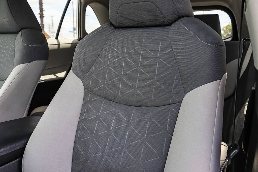 Thumbnail: 2022 Toyota RAV4 - 31