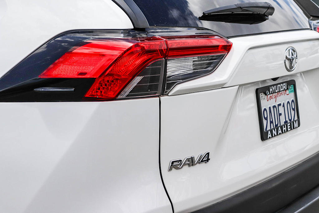 Thumbnail: 2022 Toyota RAV4 - 20