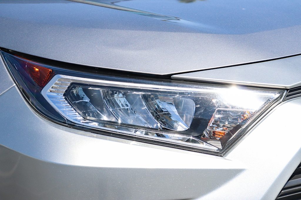 Thumbnail: 2020 Toyota RAV4 - 18