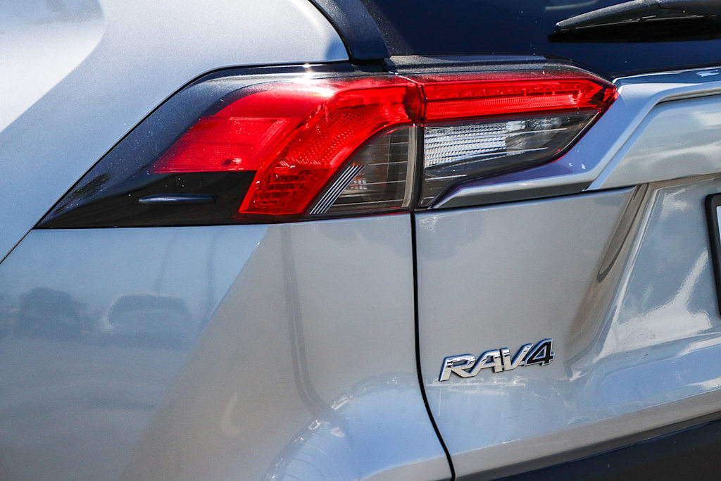 Thumbnail: 2020 Toyota RAV4 - 20