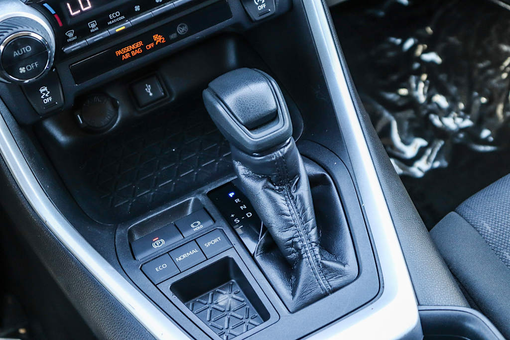 Thumbnail: 2020 Toyota RAV4 - 14