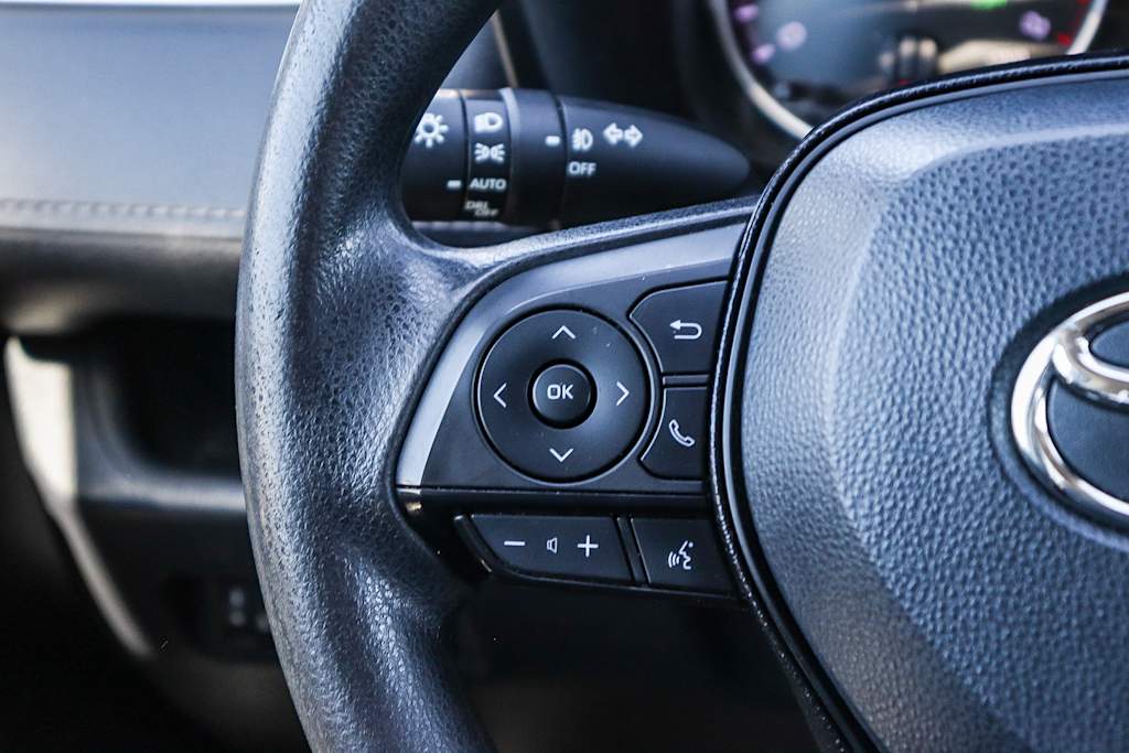 Thumbnail: 2020 Toyota RAV4 - 25