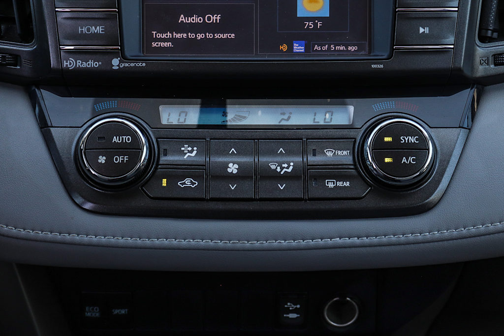Thumbnail: 2015 Toyota RAV4 - 24