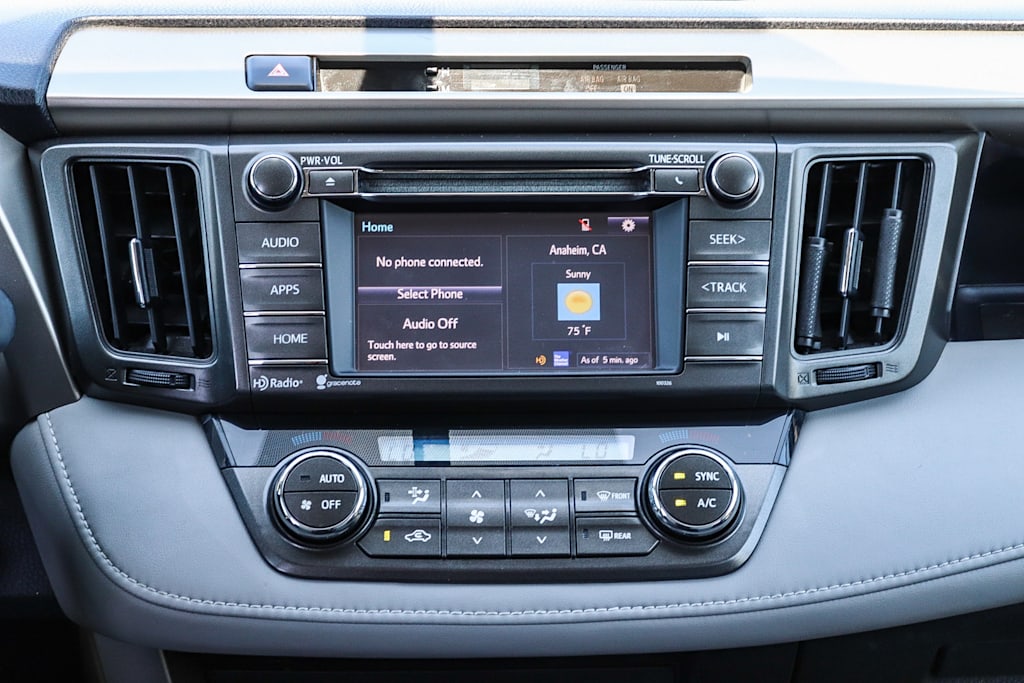 Thumbnail: 2015 Toyota RAV4 - 13