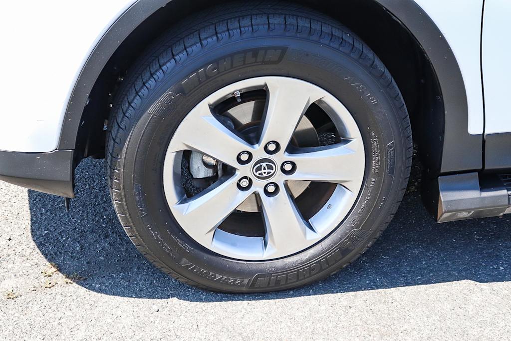 Thumbnail: 2015 Toyota RAV4 - 22