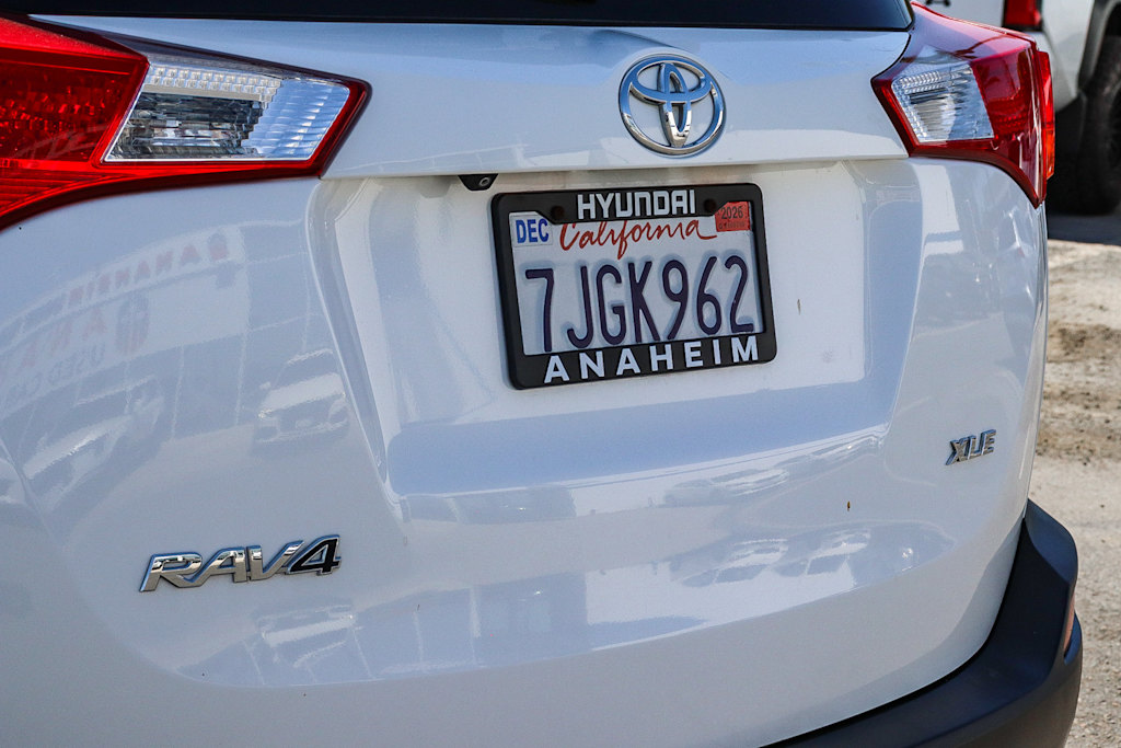 Thumbnail: 2015 Toyota RAV4 - 6
