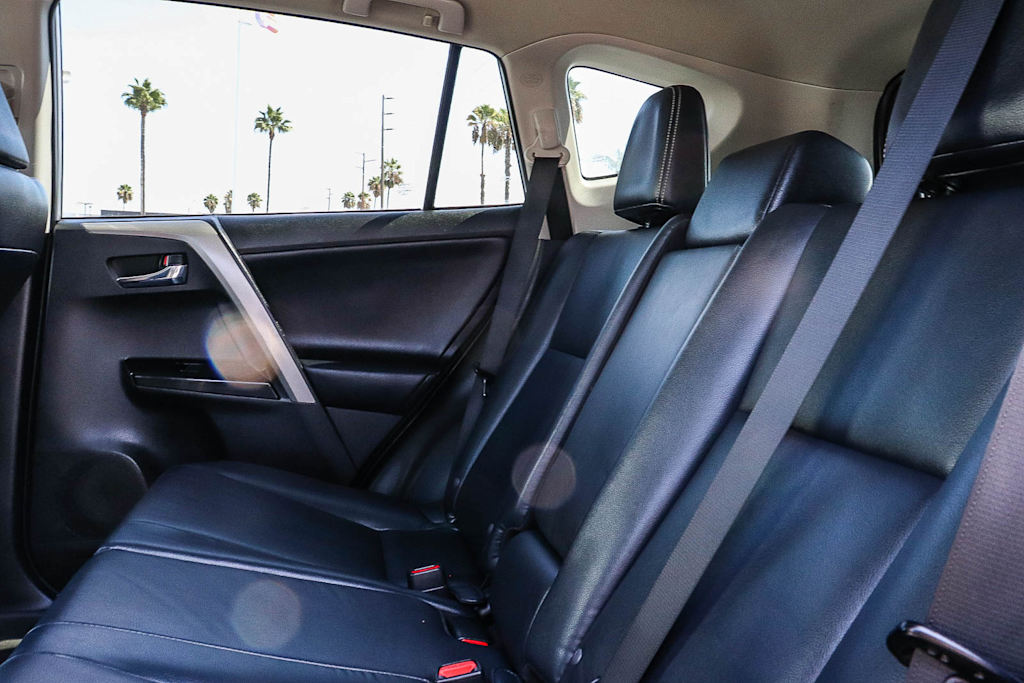 Thumbnail: 2016 Toyota RAV4 - 12