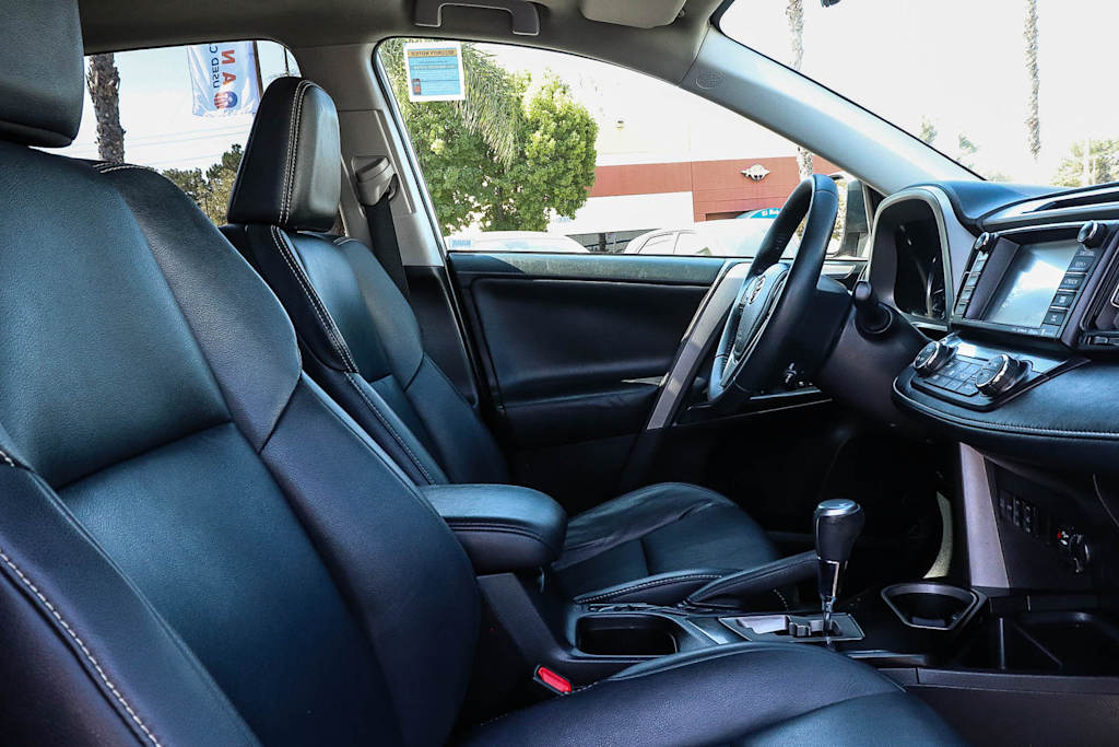Thumbnail: 2016 Toyota RAV4 - 10