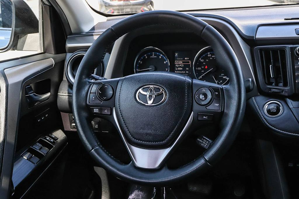 Thumbnail: 2016 Toyota RAV4 - 9