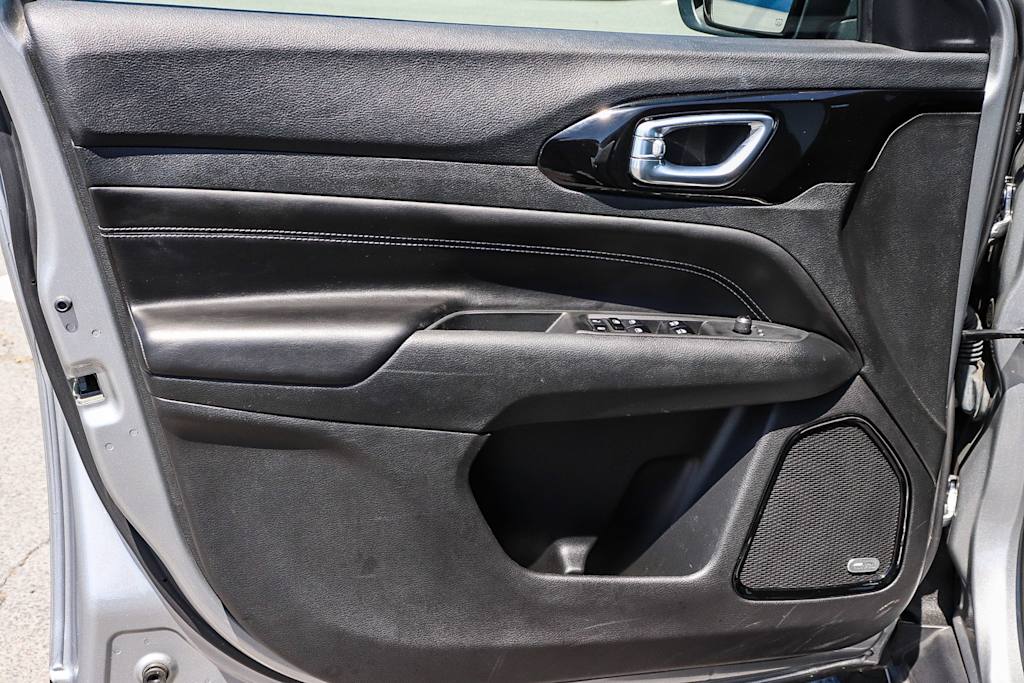 Thumbnail: 2022 Jeep Compass - 25