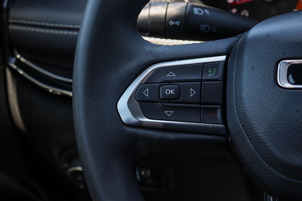 Thumbnail: 2022 Jeep Compass - 23