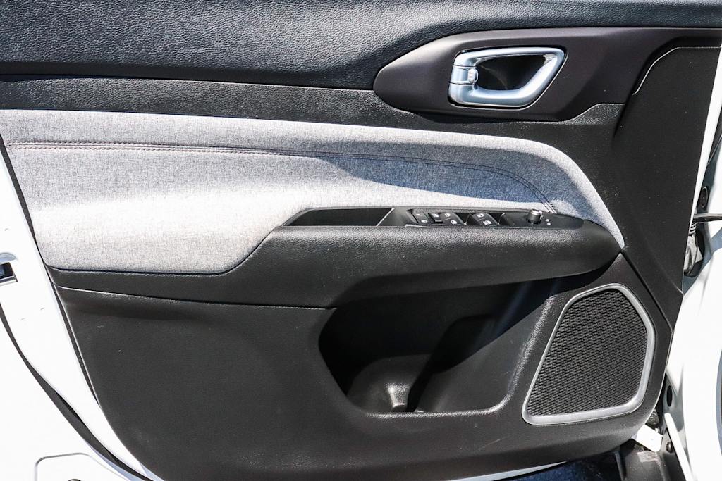 Thumbnail: 2022 Jeep Compass - 28