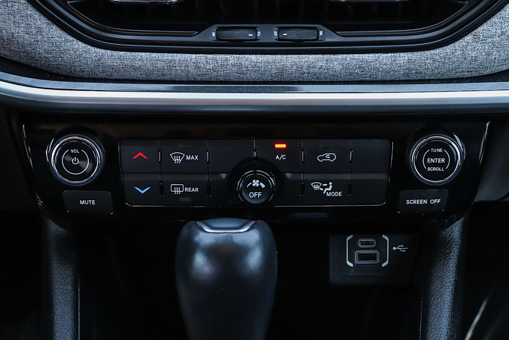 Thumbnail: 2022 Jeep Compass - 24