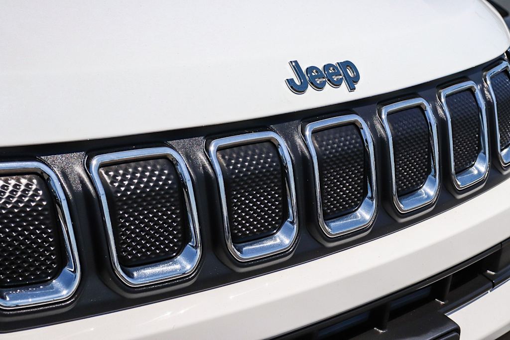 Thumbnail: 2022 Jeep Compass - 19