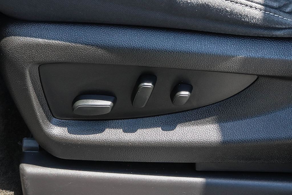 Thumbnail: 2018 Chevrolet Silverado 1500 - 32