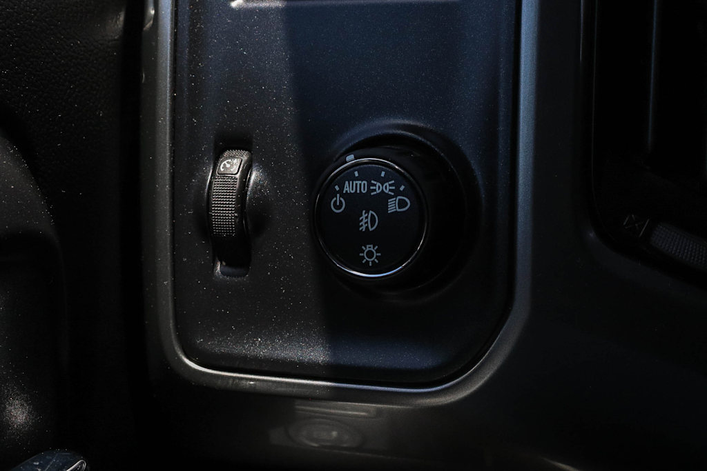 Thumbnail: 2018 Chevrolet Silverado 1500 - 34