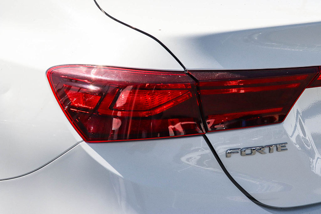 Thumbnail: 2020 Kia Forte - 21