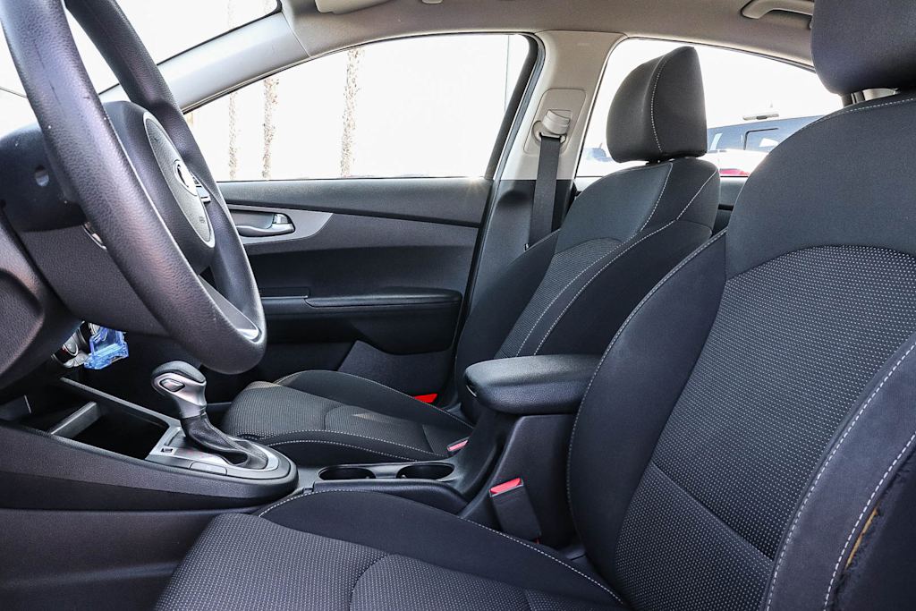 Thumbnail: 2020 Kia Forte - 11