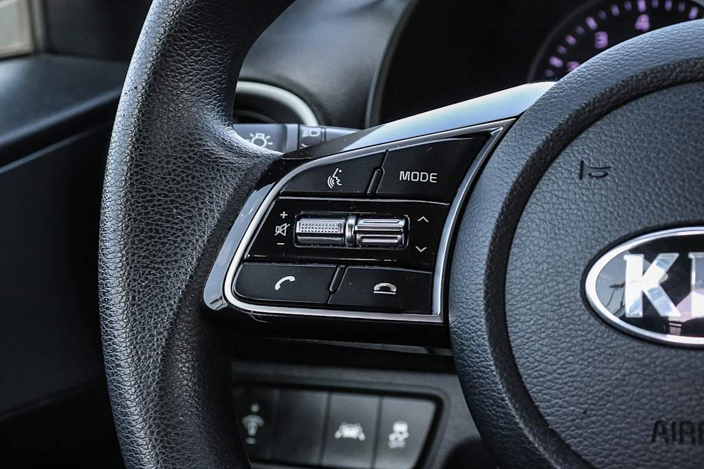 Thumbnail: 2020 Kia Forte - 25
