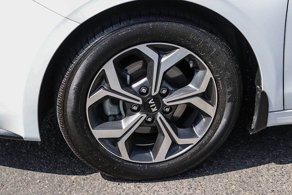 Thumbnail: 2020 Kia Forte - 22