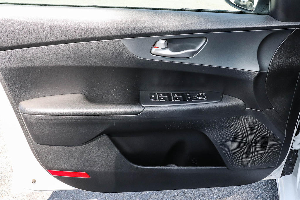 Thumbnail: 2020 Kia Forte - 29