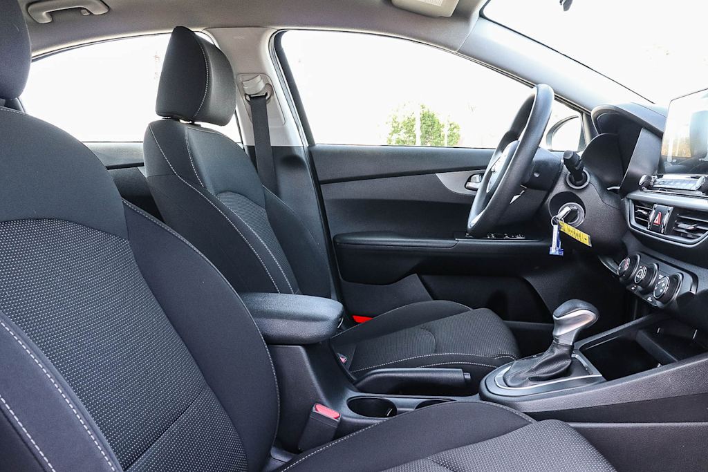 Thumbnail: 2020 Kia Forte - 10