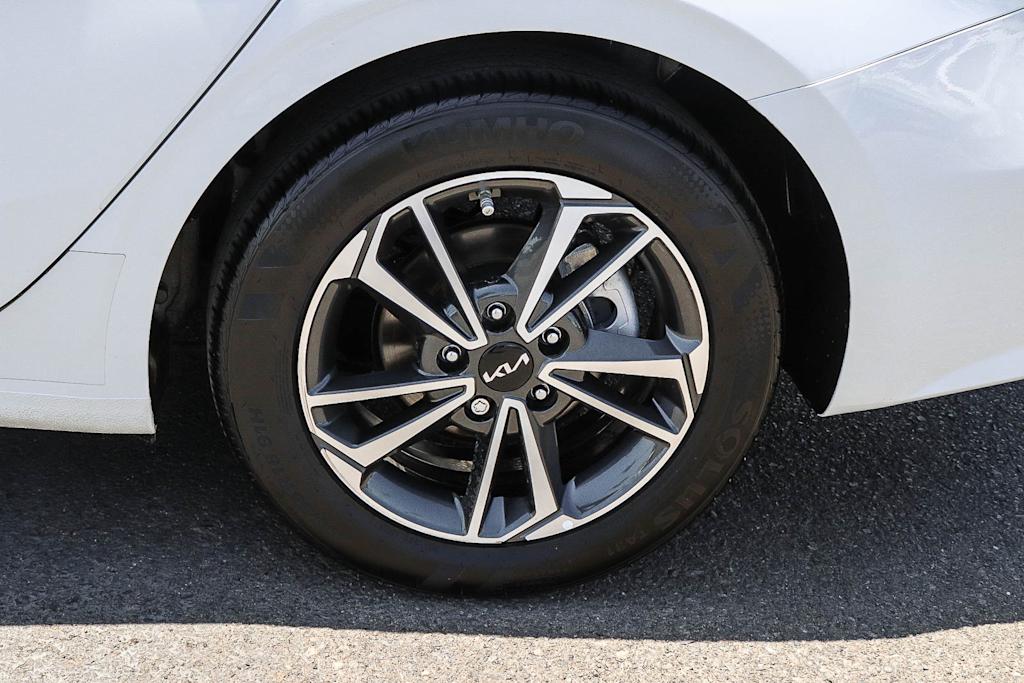 Thumbnail: 2023 Kia Forte - 7