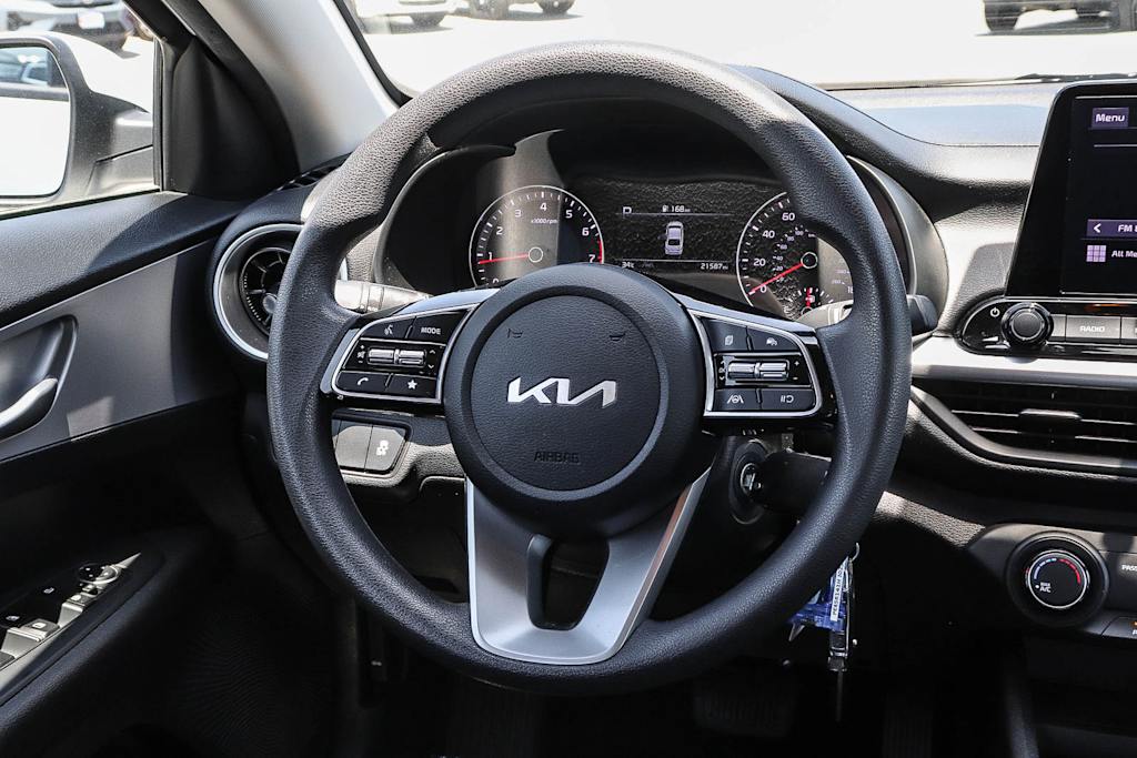 Thumbnail: 2023 Kia Forte - 9
