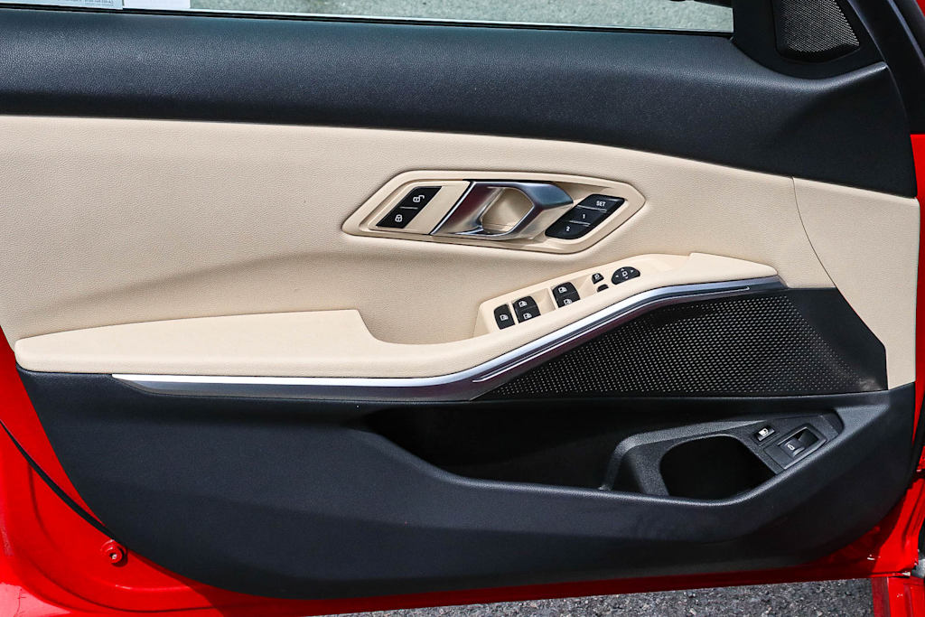 Thumbnail: 2024 BMW 3 Series - 30
