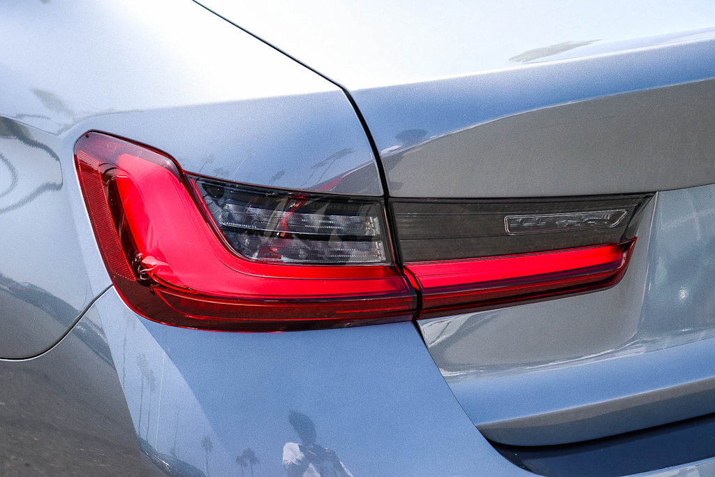 Thumbnail: 2023 BMW 3 Series - 21