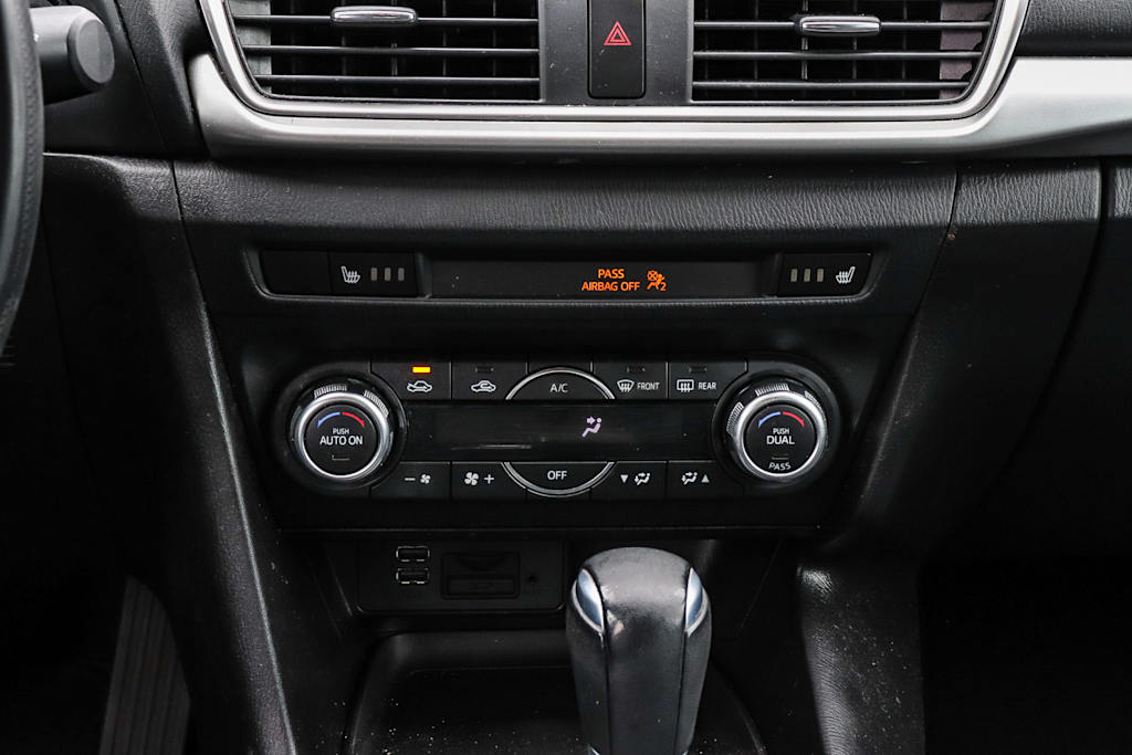 Thumbnail: 2018 Mazda Mazda3 - 21