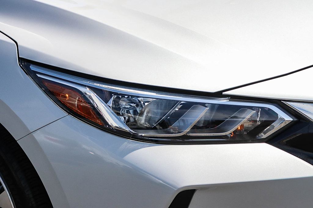 Thumbnail: 2023 Nissan Sentra - 17