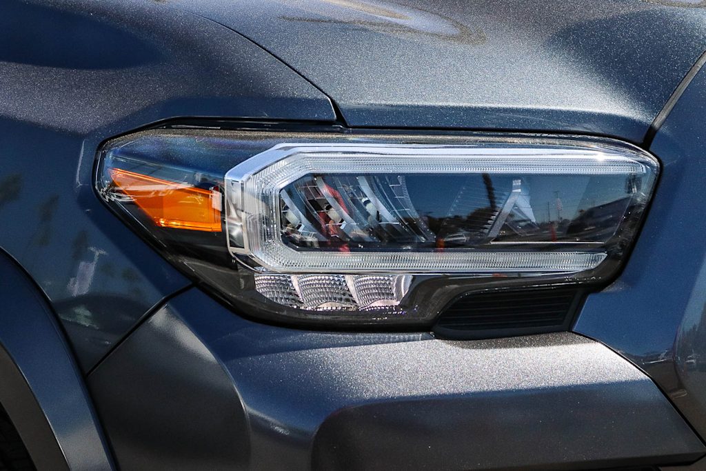 Thumbnail: 2023 Toyota Tacoma - 17